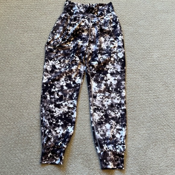 Athleta brown and cream stretch joggers. Cuffed ankles. - Picture 1 of 4